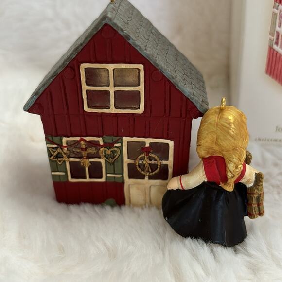 2007 Hallmark Keepsake Joy to the World Collection- Norway - Picture 6 of 6